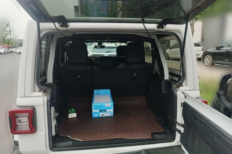 Used Jeep Wrangler  Trunk
