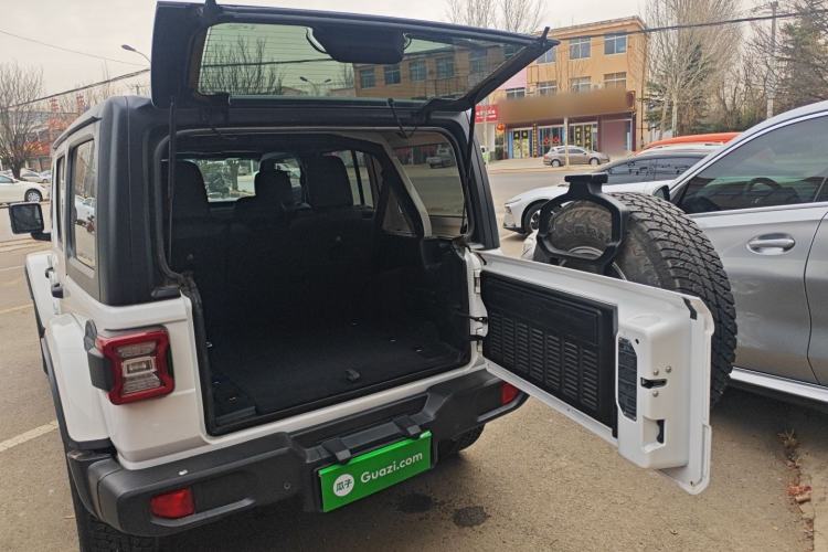 Used Jeep Wrangler 2021 2.0T Sahara Four-Door Edition Trunk