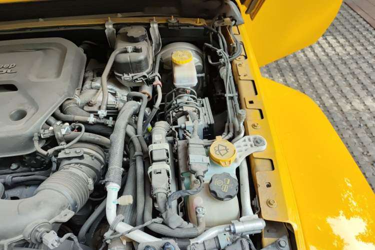 Used Jeep Wrangler 2021 2.0T Automatic Four-Door Hardtop Rubicon European Version Engine Bay Left
