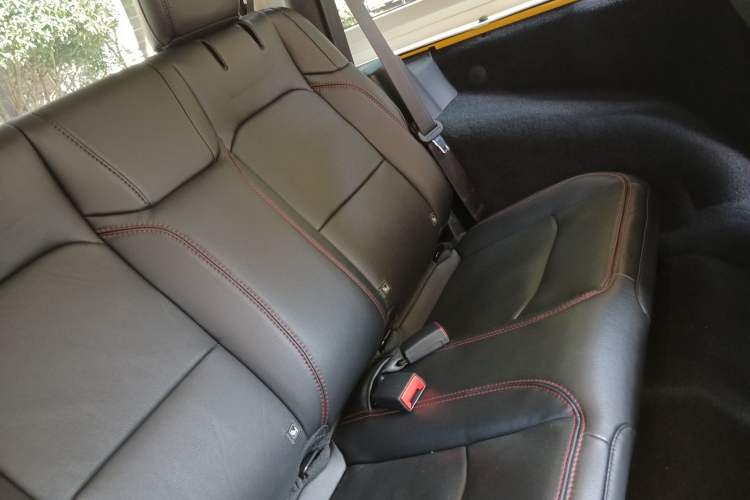 Used Jeep Wrangler 2021 2.0T Robin Hood two-door version Left Rear Seat