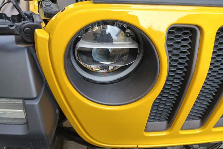 Used Jeep Wrangler 2021 2.0T Robin Hood two-door version Right Front Headlight