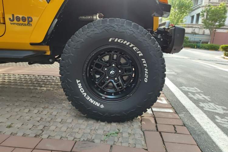 Used Jeep Wrangler 2021 2.0T Automatic Four-Door Hardtop Rubicon European Version Right Front Wheel Hub