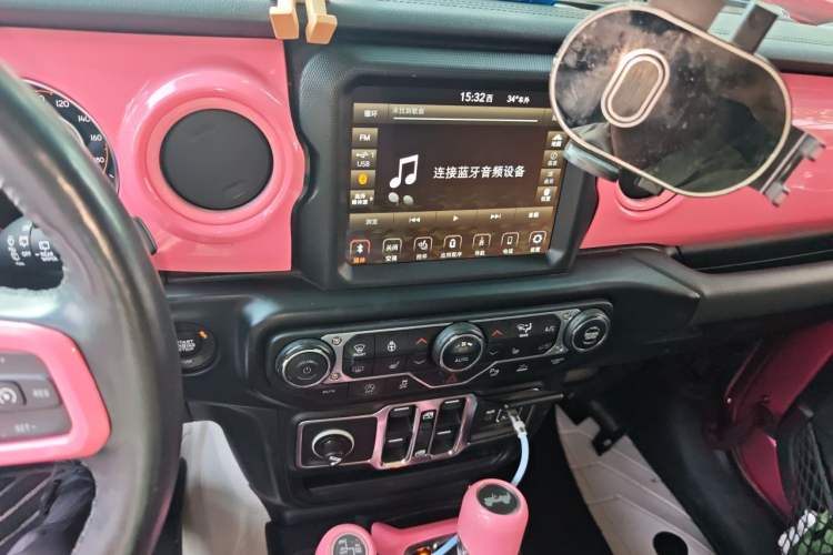 Used Jeep Wrangler 2022 2.0T High Altitude Bahamas Sand Pink Special Edition Audio And AC Panel