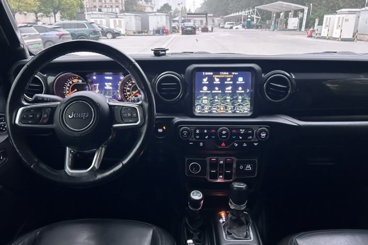 Used Jeep Wrangler 2022 2.0T High Altitude Four-Door Edition Audio And AC Panel