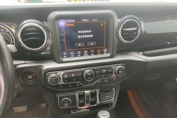 Used Jeep Wrangler 2022 2.0T High Altitude Four-Door Edition Audio And AC Panel
