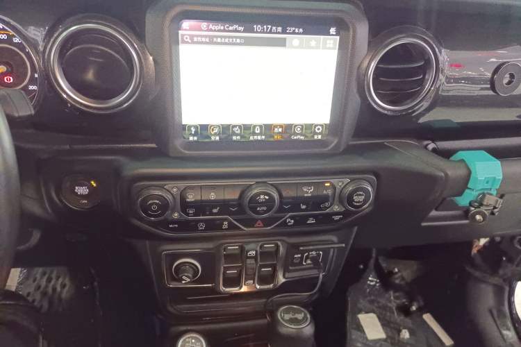 Used Jeep Wrangler 2022 2.0T High Altitude Four-Door Edition Audio And AC Panel