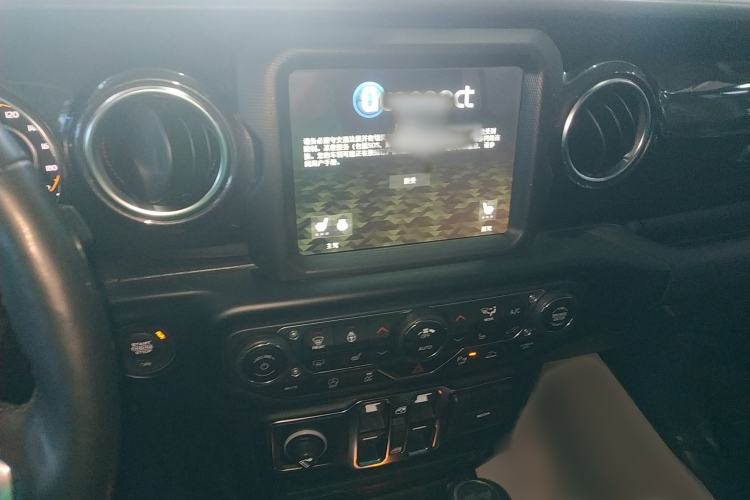 Used Jeep Wrangler 2022 2.0T High Altitude Four-Door Edition Audio And AC Panel
