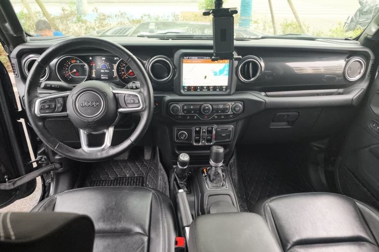 Used Jeep Wrangler 2022 2.0T High Altitude Four-Door Edition Center Console