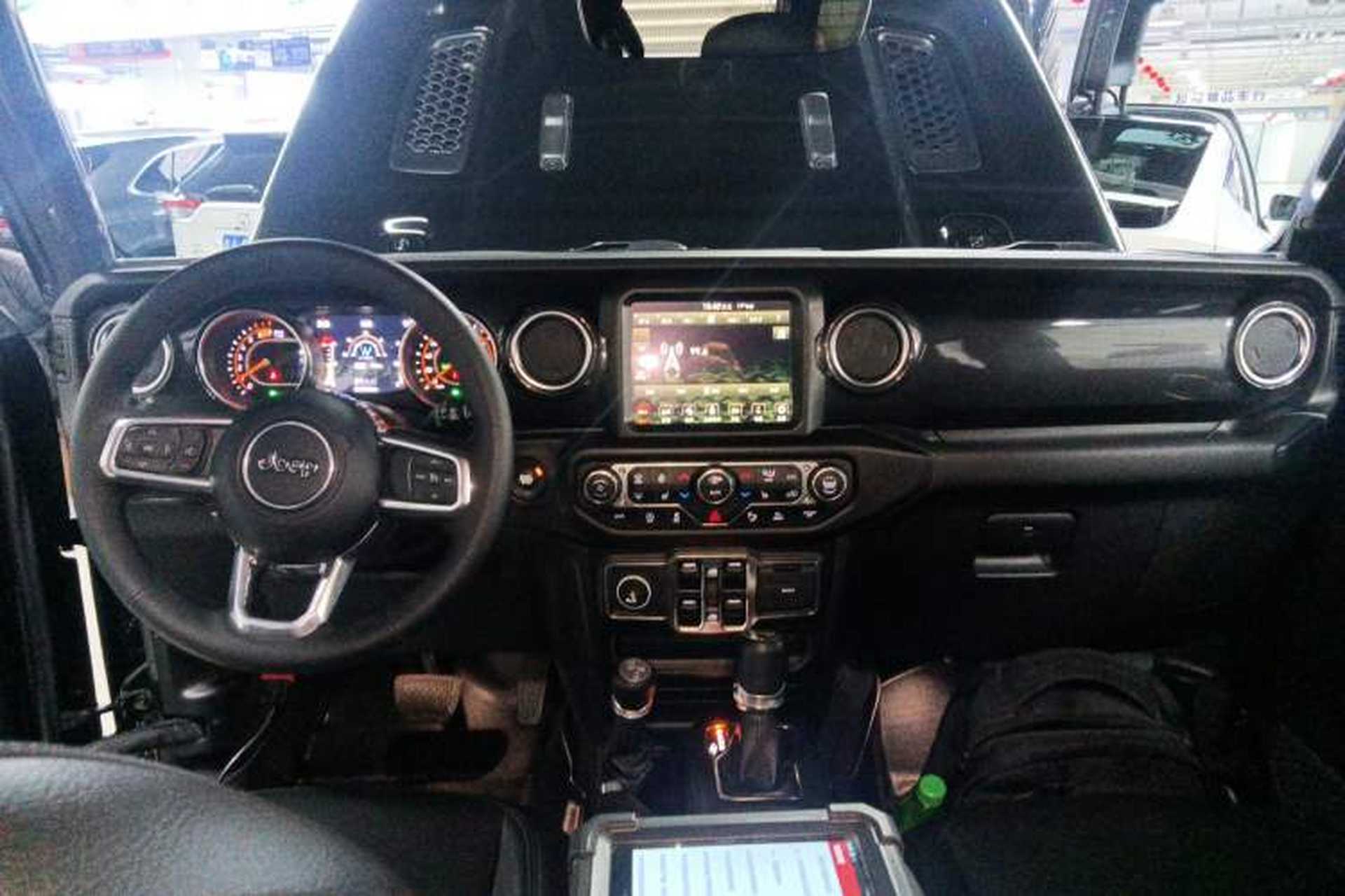 Used Jeep Wrangler 2022 2.0T High Altitude Four-Door Edition Center Console