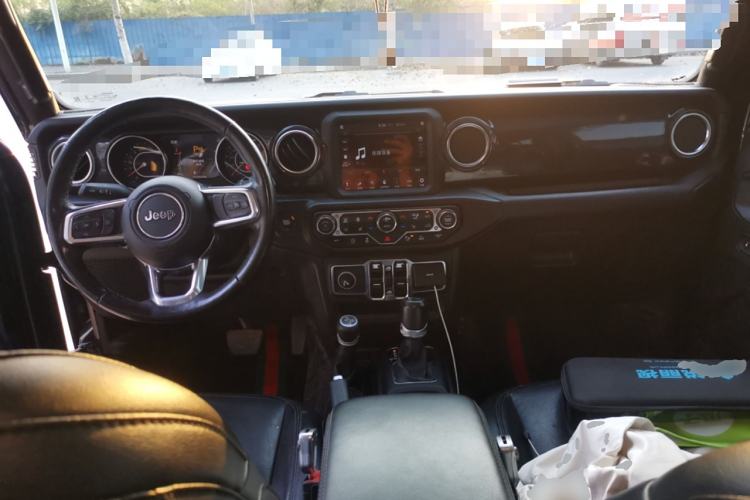 Used Jeep Wrangler 2022 2.0T High Altitude Four-Door Edition Center Console