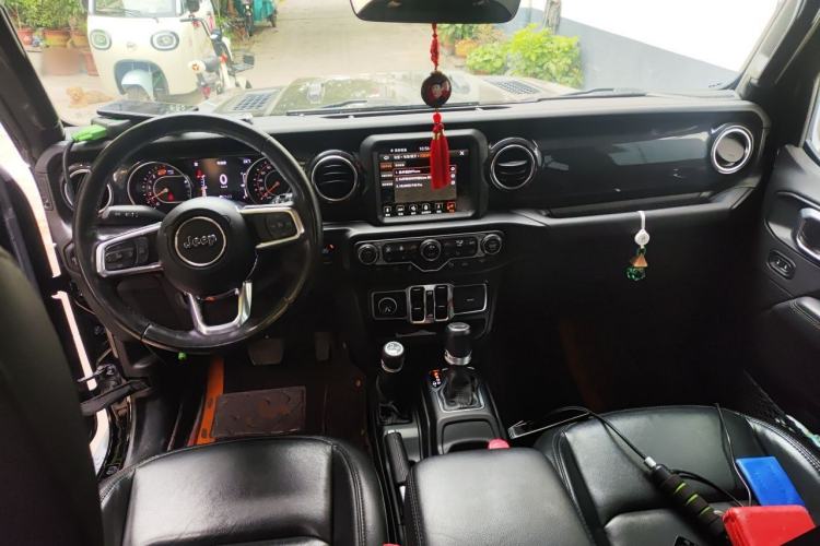 Used Jeep Wrangler 2022 2.0T High Altitude Four-Door Edition Center Console