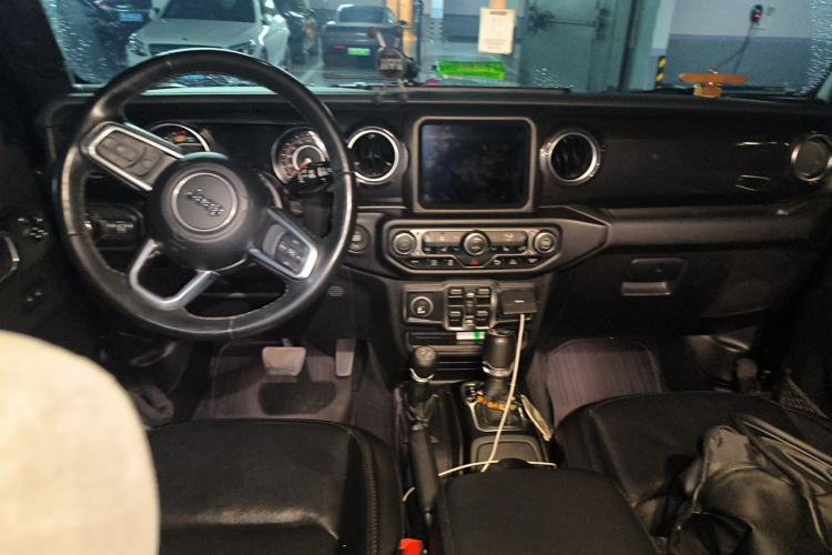 Used Jeep Wrangler 2022 2.0T High Altitude Four-Door Edition Center Console