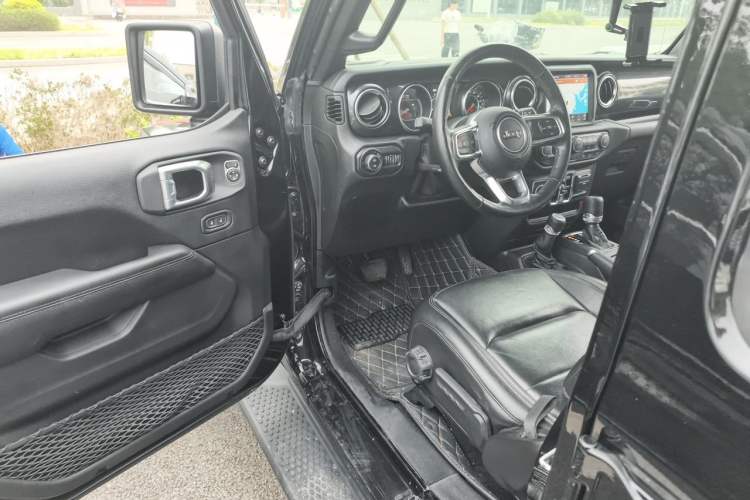 Used Jeep Wrangler 2022 2.0T High Altitude Four-Door Edition Driver Seat