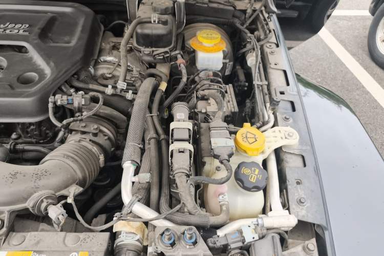Used Jeep Wrangler 2022 2.0T High Altitude Four-Door Edition Engine Bay Left