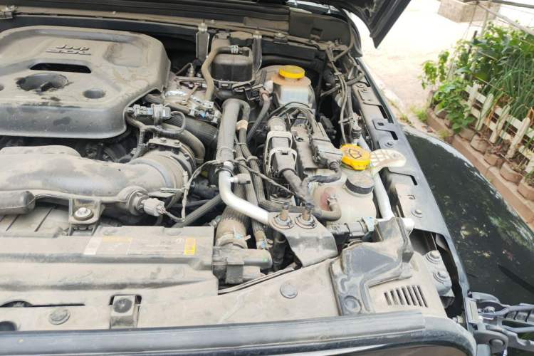 Used Jeep Wrangler 2022 2.0T High Altitude Four-Door Edition Engine Bay Left