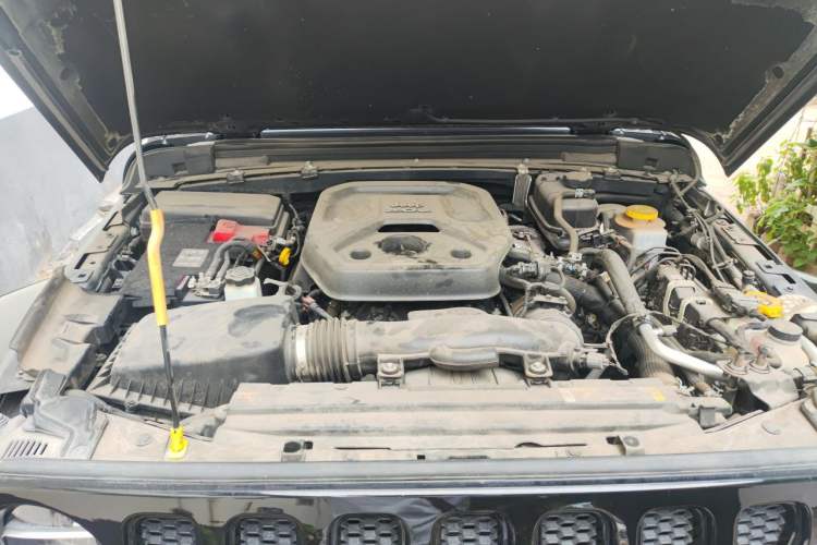 Used Jeep Wrangler 2022 2.0T High Altitude Four-Door Edition Engine Bay