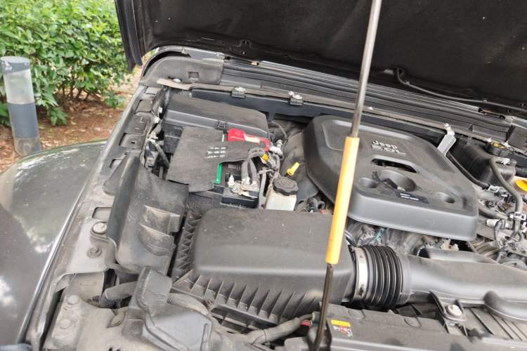 Used Jeep Wrangler 2022 2.0T High Altitude Four-Door Edition Engine Bay Right