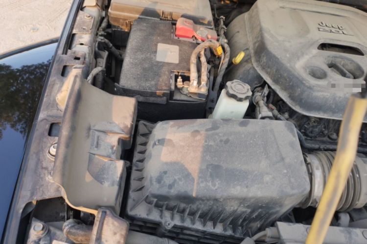 Used Jeep Wrangler 2022 2.0T High Altitude Four-Door Edition Engine Bay Right