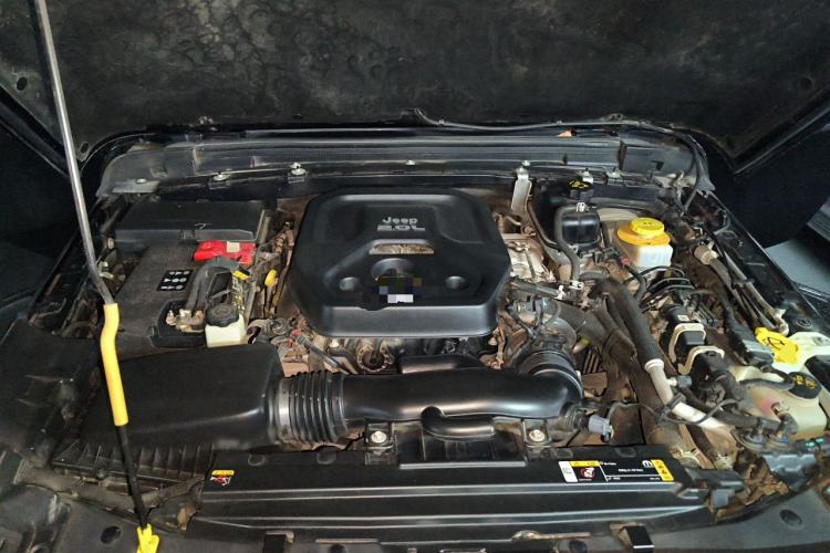 Used Jeep Wrangler 2022 2.0T High Altitude Four-Door Edition Engine Bay