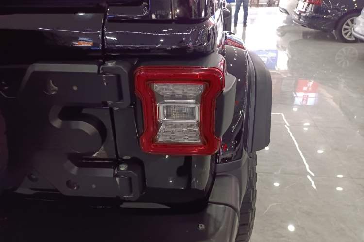Used Jeep Wrangler 2022 2.0T High Altitude Four-Door Edition Exterior 6