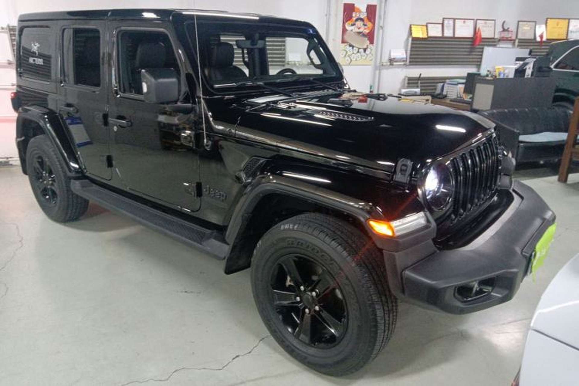 Used Jeep Wrangler 2022 2.0T High Altitude Four-Door Edition Front Right 45 Deg
