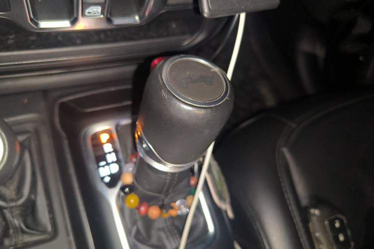 Used Jeep Wrangler 2022 2.0T High Altitude Four-Door Edition Gear Lever
