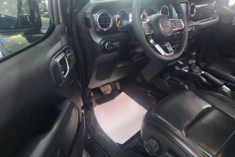 Used Jeep Wrangler 2022 2.0T High Altitude Four-Door Edition Interior 2