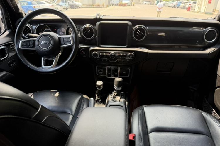Used Jeep Wrangler 2022 2.0T High Altitude Four-Door Edition Interior 2
