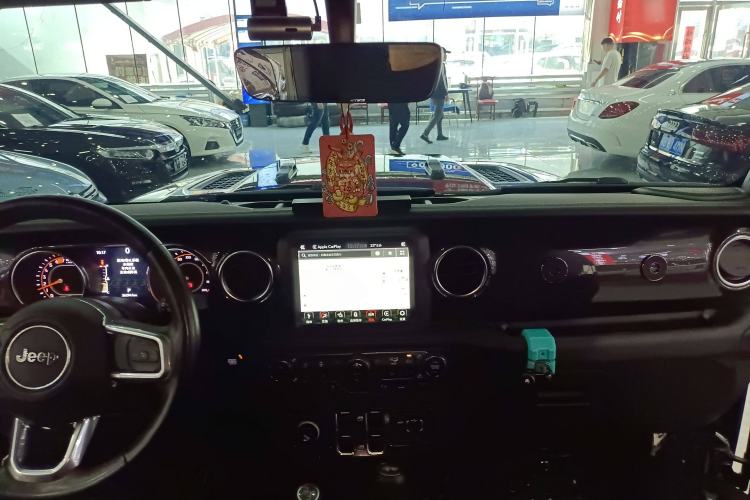Used Jeep Wrangler 2022 2.0T High Altitude Four-Door Edition Interior 2