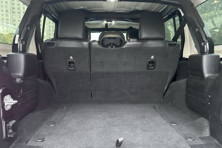 Used Jeep Wrangler 2022 2.0T High Altitude Four-Door Edition Interior 3