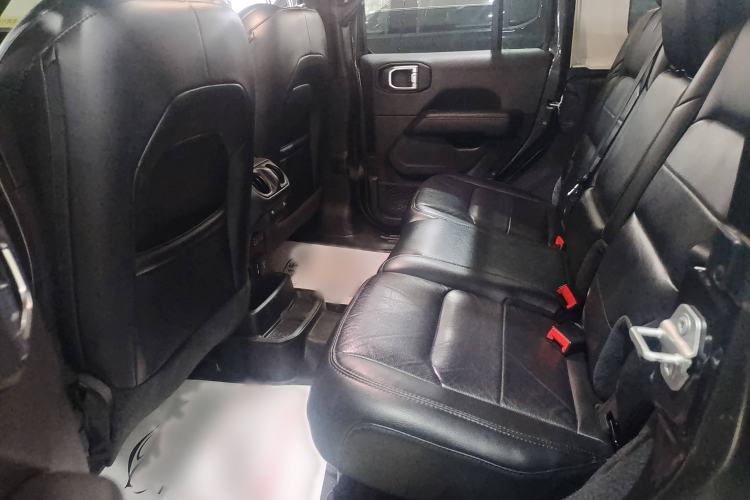 Used Jeep Wrangler 2022 2.0T High Altitude Four-Door Edition Interior 3