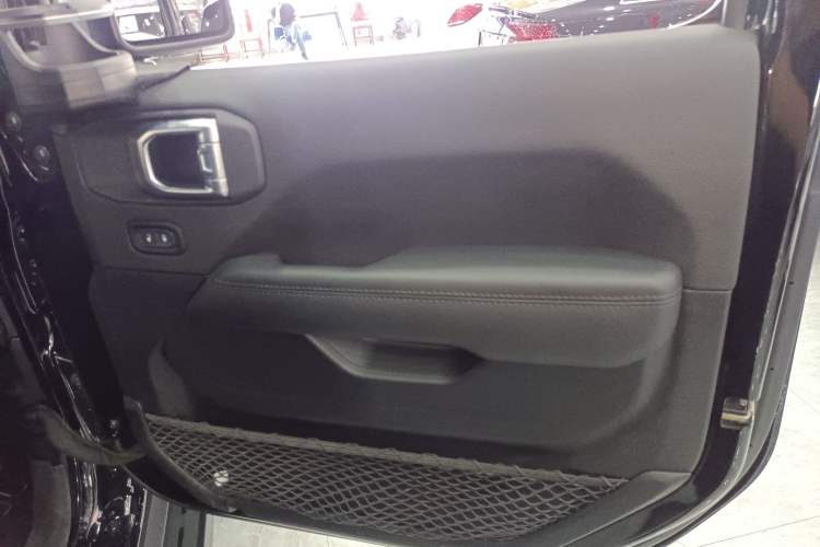 Used Jeep Wrangler 2022 2.0T High Altitude Four-Door Edition Interior 5