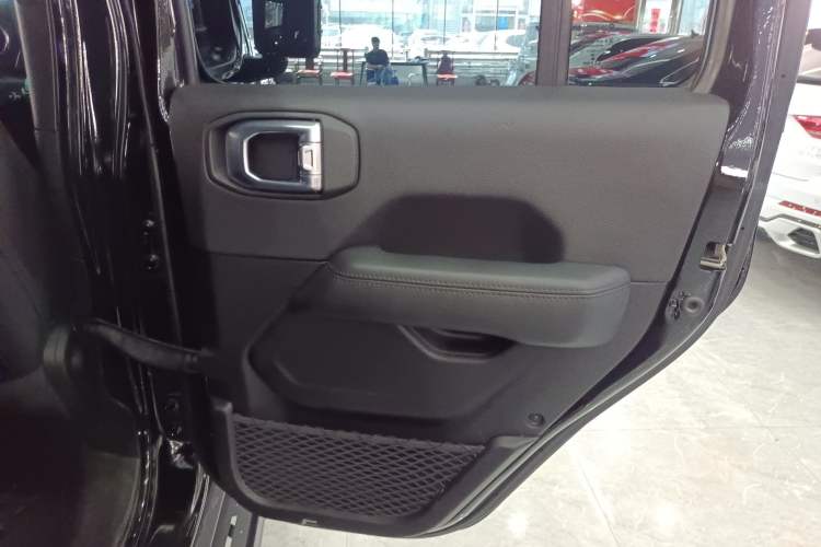 Used Jeep Wrangler 2022 2.0T High Altitude Four-Door Edition Interior 6
