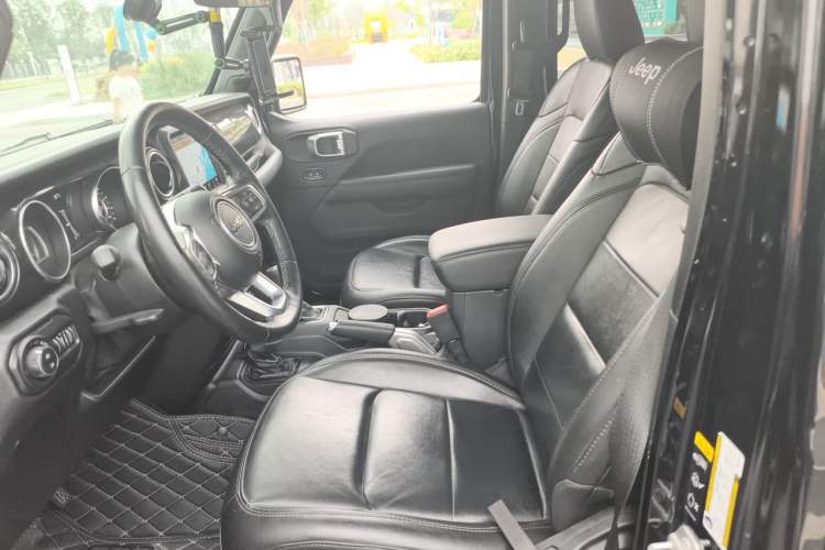 Used Jeep Wrangler 2022 2.0T High Altitude Four-Door Edition Left Front Seat