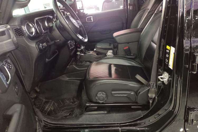 Used Jeep Wrangler 2022 2.0T High Altitude Four-Door Edition Left Front Seat
