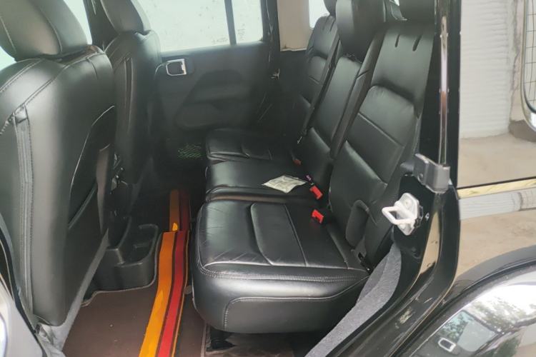 Used Jeep Wrangler 2022 2.0T High Altitude Four-Door Edition Left Rear Seat
