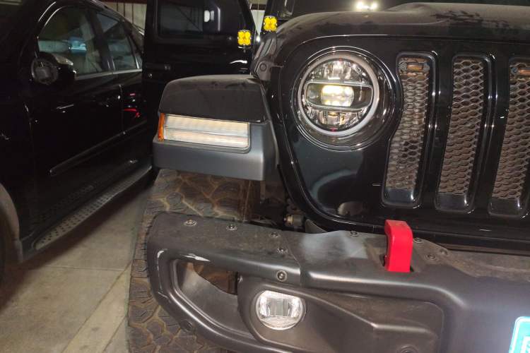 Used Jeep Wrangler 2022 2.0T High Altitude Four-Door Edition Right Front Headlight