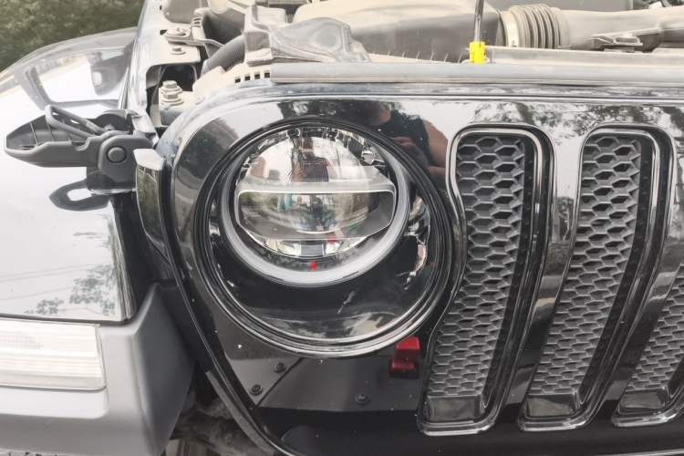Used Jeep Wrangler 2022 2.0T High Altitude Four-Door Edition Right Front Headlight