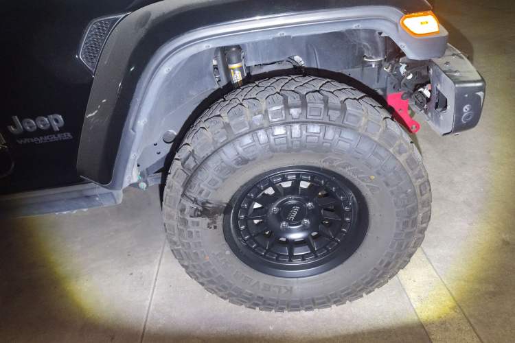 Used Jeep Wrangler 2022 2.0T High Altitude Four-Door Edition Right Front Wheel Hub