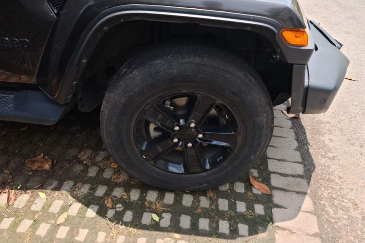 Used Jeep Wrangler 2022 2.0T High Altitude Four-Door Edition Right Front Wheel Hub