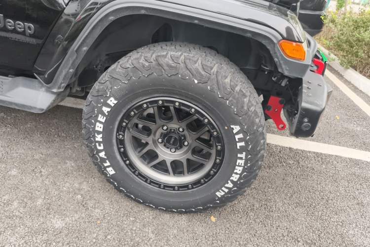 Used Jeep Wrangler 2022 2.0T High Altitude Four-Door Edition Right Front Wheel Hub