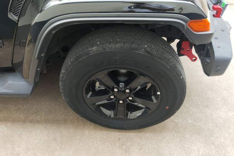 Used Jeep Wrangler 2022 2.0T High Altitude Four-Door Edition Right Front Wheel Hub