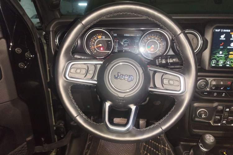 Used Jeep Wrangler 2022 2.0T High Altitude Four-Door Edition Steering Wheel