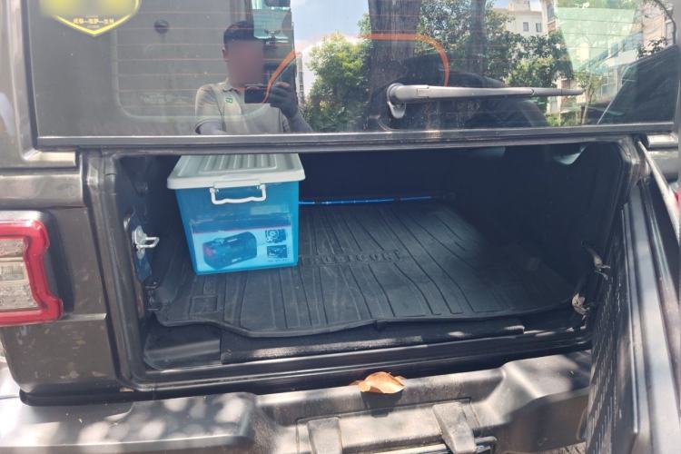 Used Jeep Wrangler 2022 2.0T High Altitude Four-Door Edition Trunk