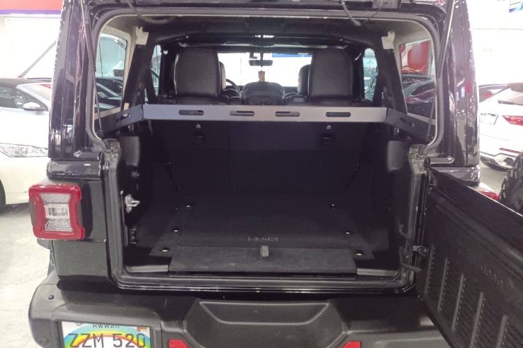 Used Jeep Wrangler 2022 2.0T High Altitude Four-Door Edition Trunk