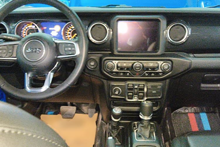 Used Jeep Wrangler 2022 2.0T High Altitude Four-Door Edition Center Console