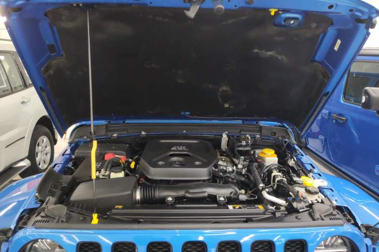 Used Jeep Wrangler 2022 2.0T High Altitude Four-Door Edition Engine Bay
