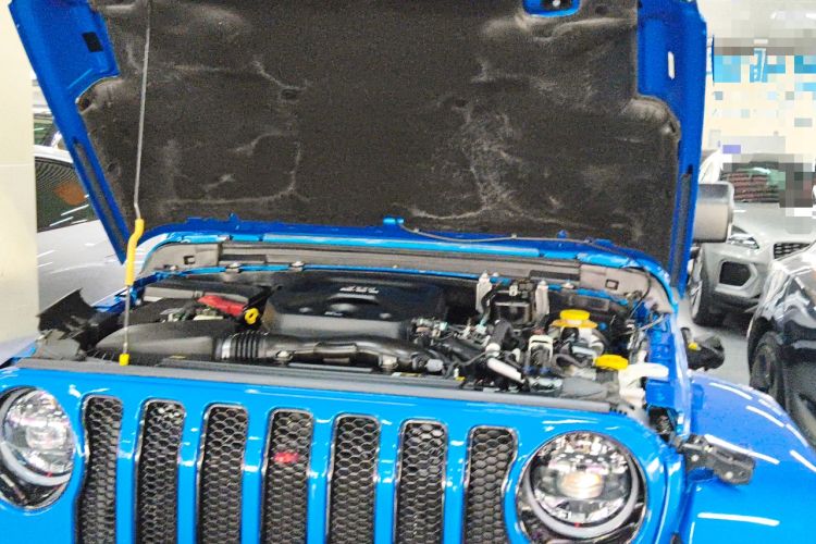 Used Jeep Wrangler 2022 2.0T High Altitude Four-Door Edition Engine Bay