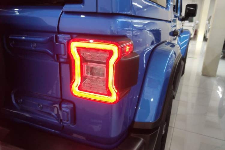 Used Jeep Wrangler 2022 2.0T High Altitude Four-Door Edition Exterior 6