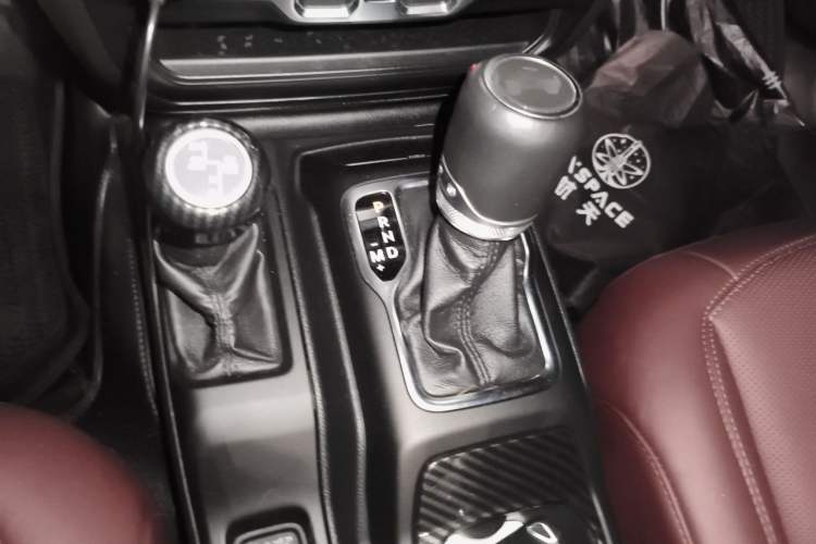 Used Jeep Wrangler 2022 2.0T High Altitude Four-Door Edition Gear Lever